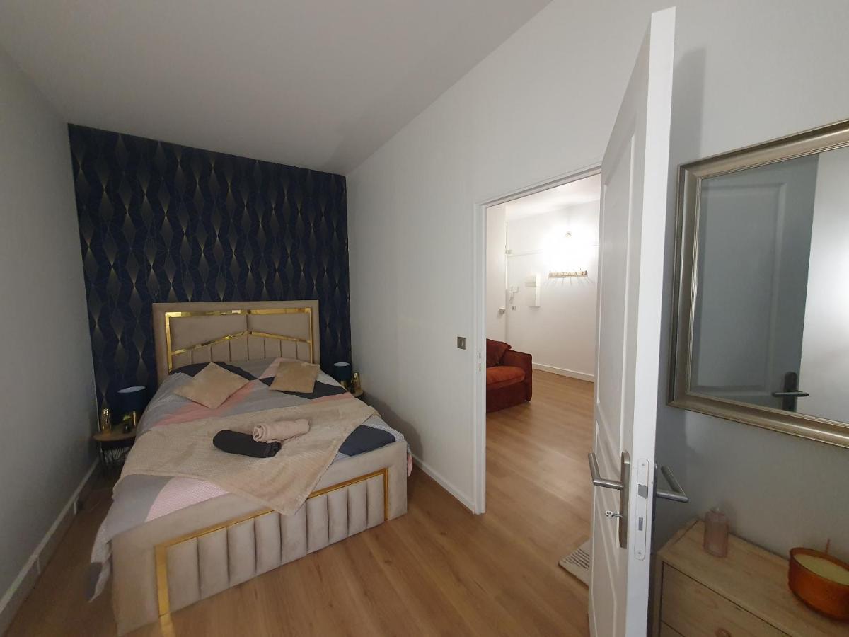 Voisin De Louis Xiv,Free Parking Apartment แวร์ซาย ภายนอก รูปภาพ