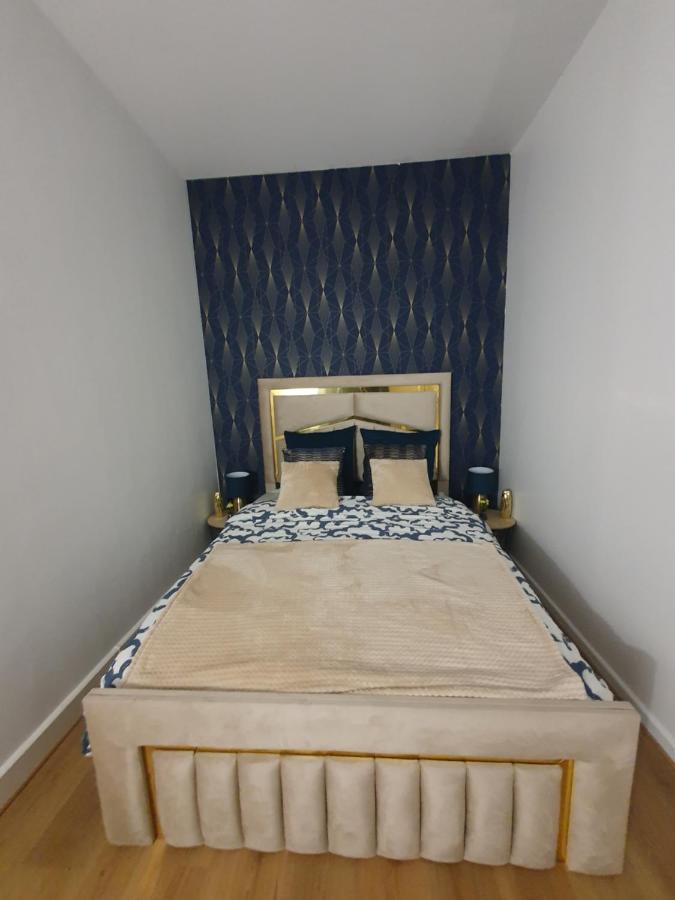 Voisin De Louis Xiv,Free Parking Apartment แวร์ซาย ภายนอก รูปภาพ